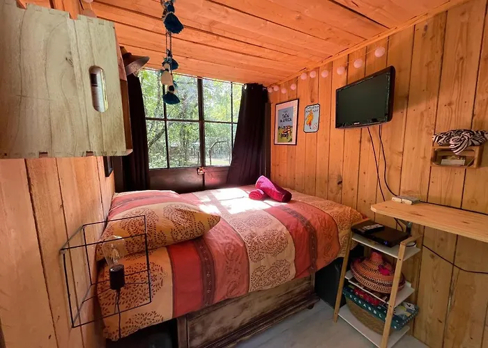 Ironvan אתר קמפינג Bernac (Lot-et-Garonne)